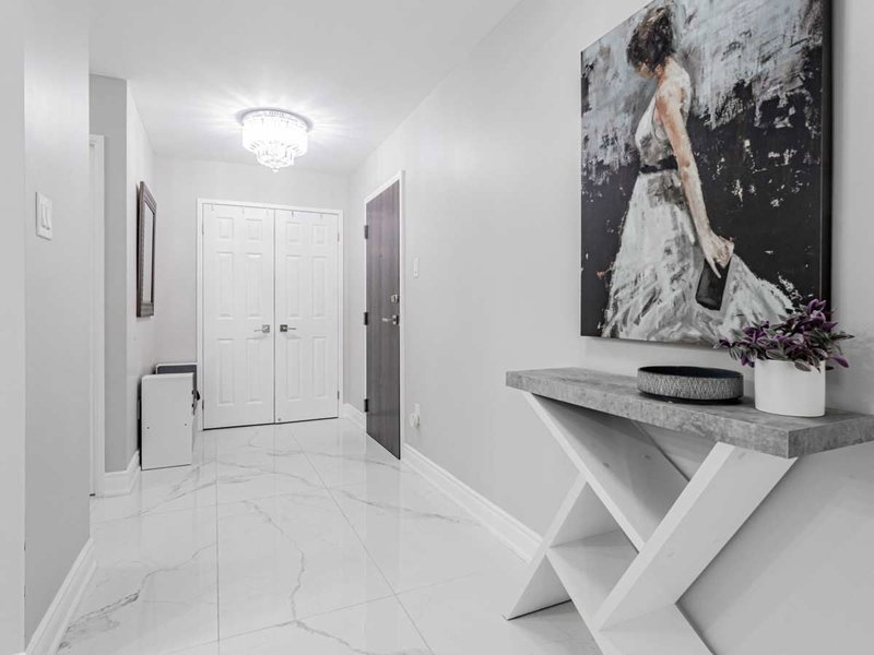 201 - 15 Mcmurrich St, Toronto, M5R3M6 | Image 3