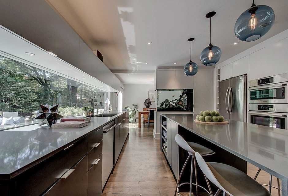 Listing Image 0