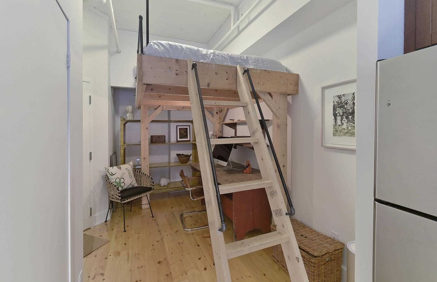 Listing Image 14