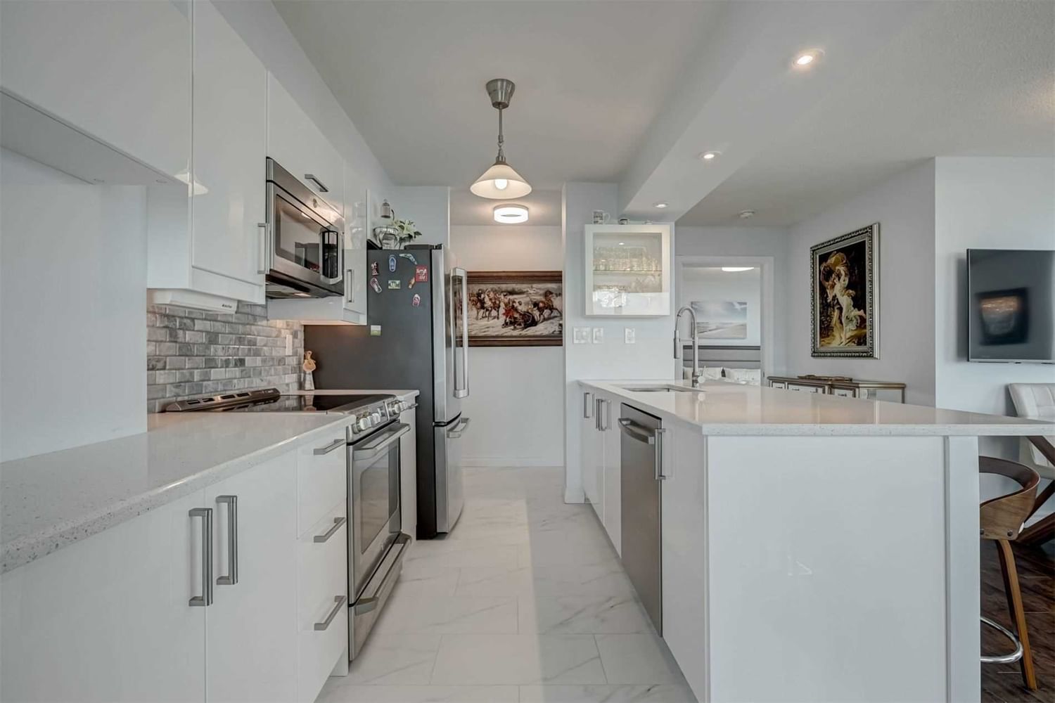 Listing Image 15