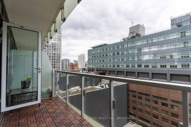 1404 - 197 Yonge Street