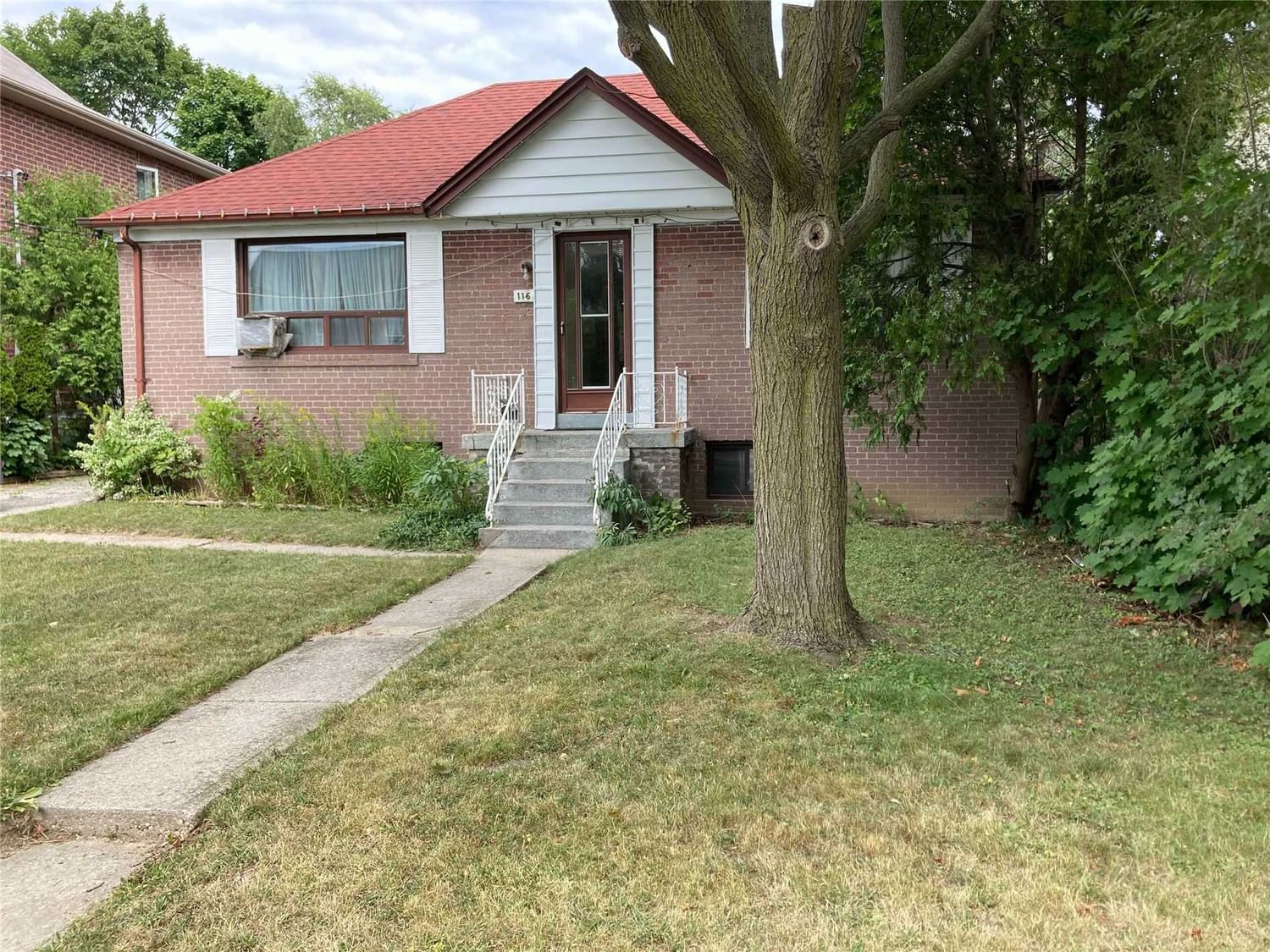 Listing photo 2