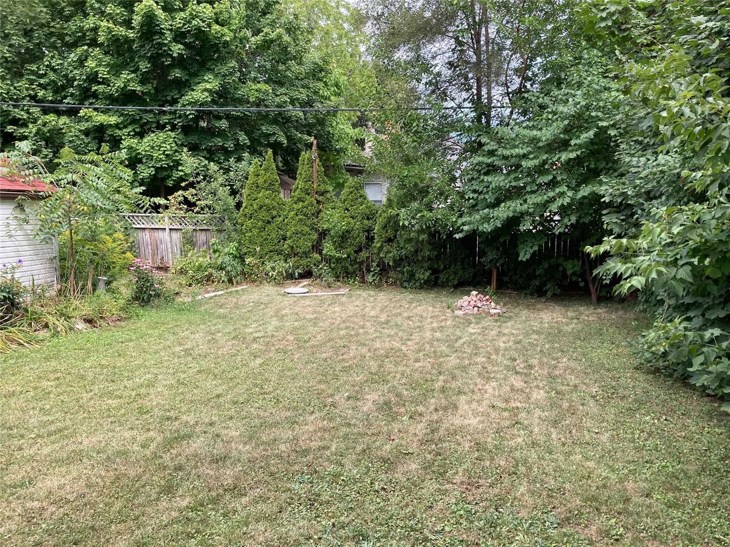 Listing photo 4