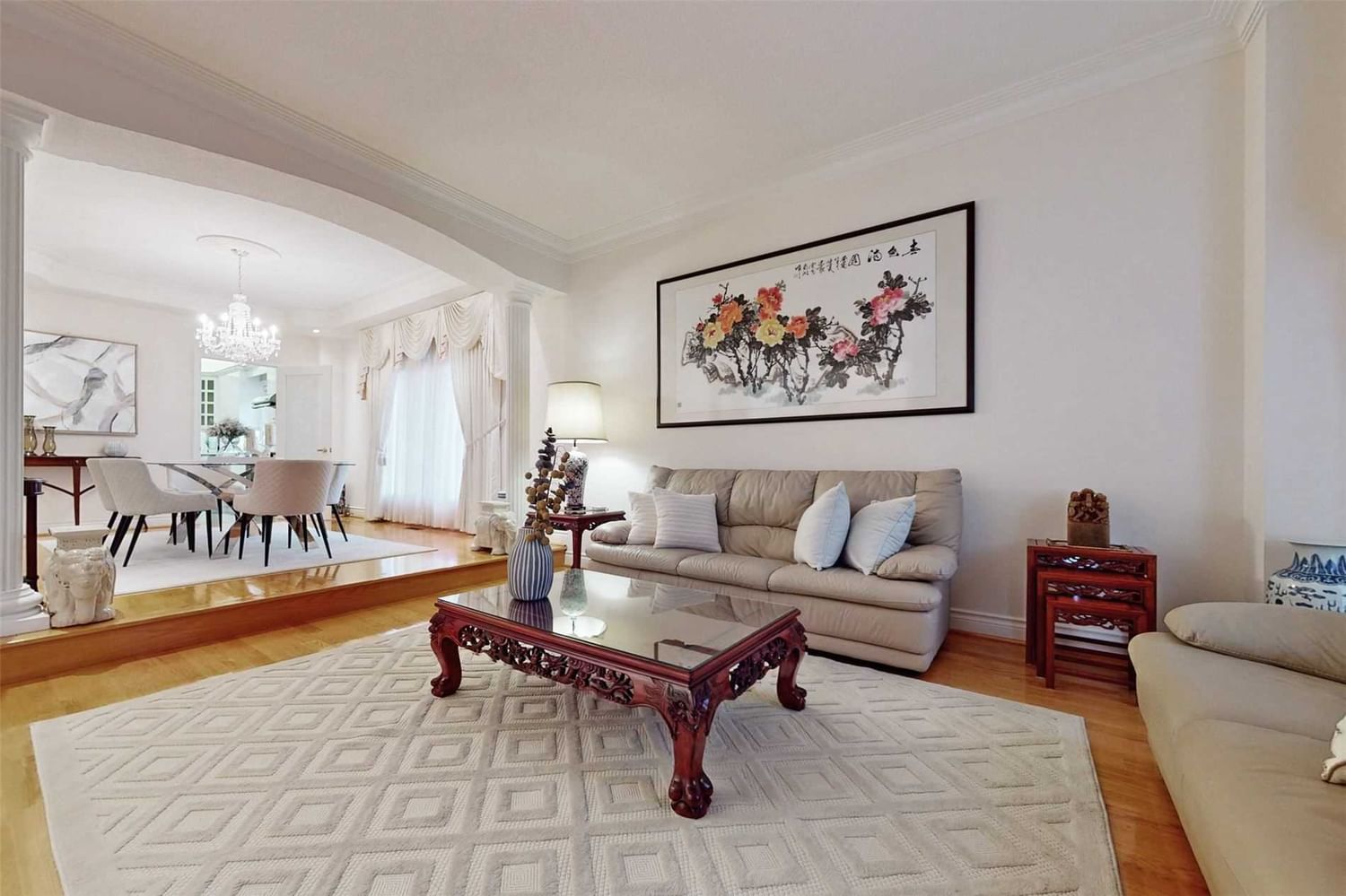 Listing Image 4