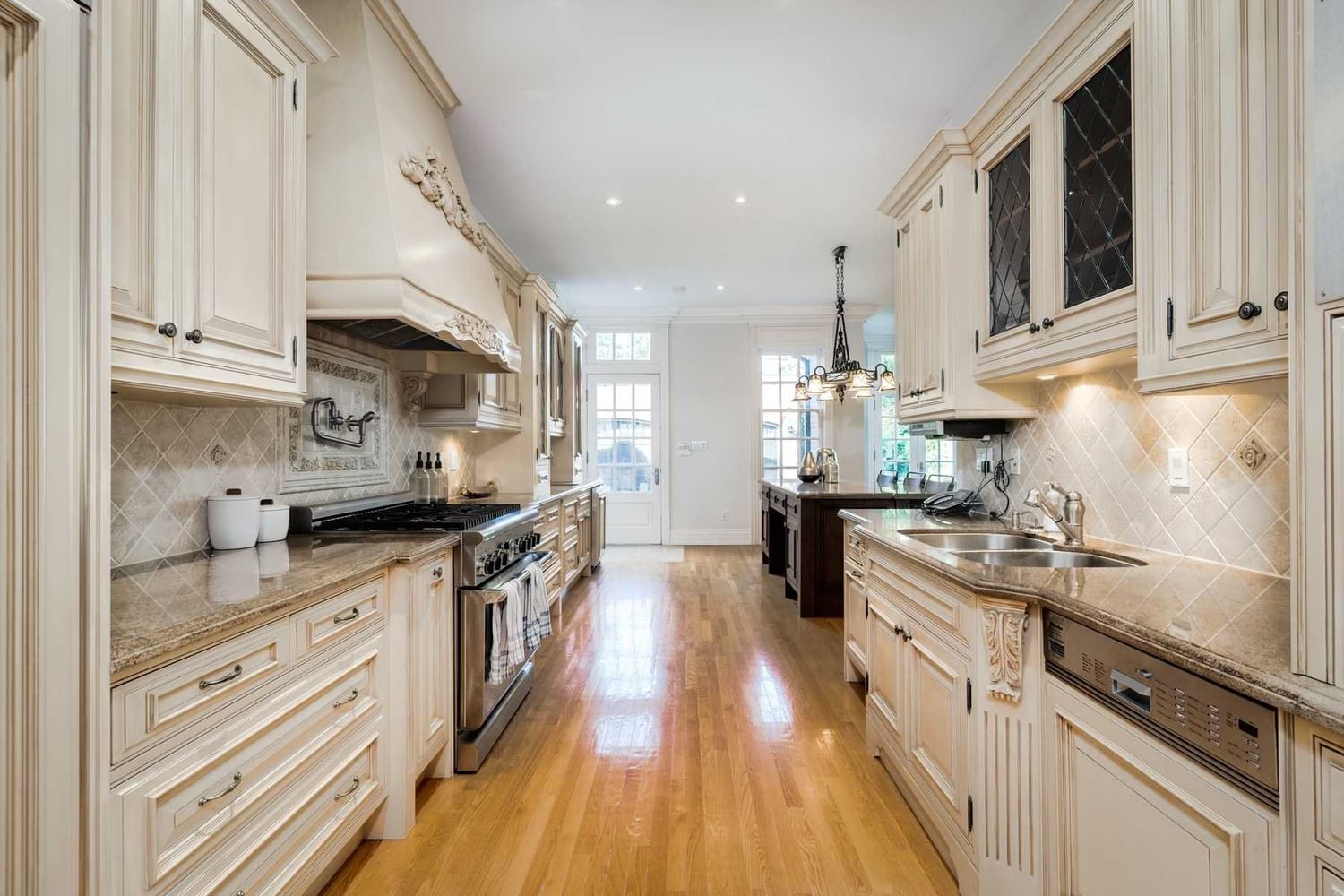 Listing Image 19