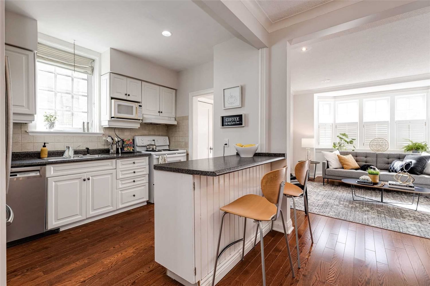 Listing Image 11