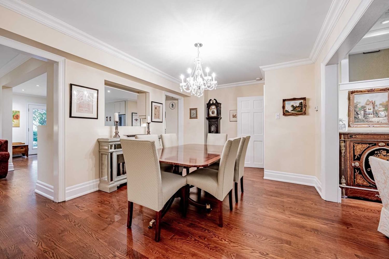 Listing Image 12
