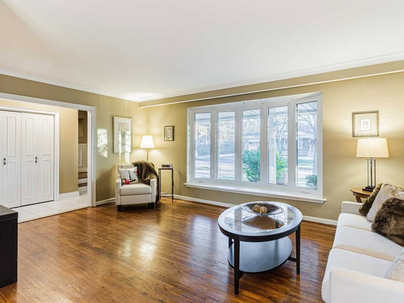 48 Bellbury Cres, Toronto, M2J2J8 | Image 3