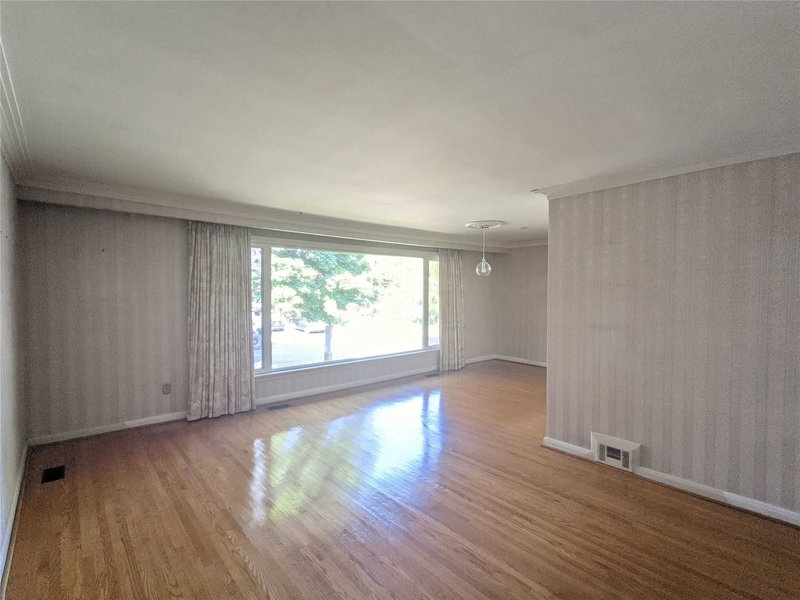 19 Morewood Cres, Toronto, M2K 1L8 | Image 2