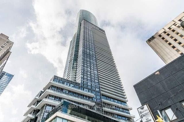 5704 - 386 Yonge Street