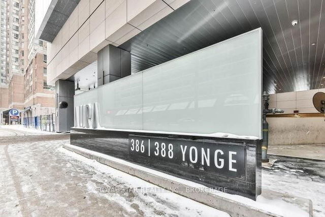 5704 - 386 Yonge Street