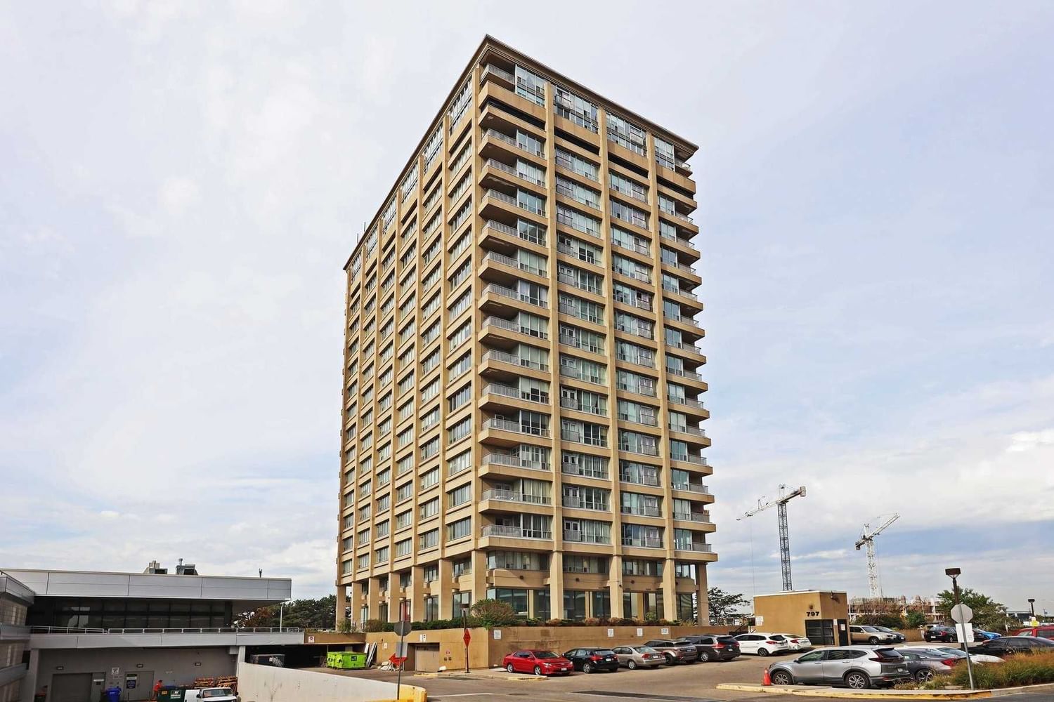Listing Image 0