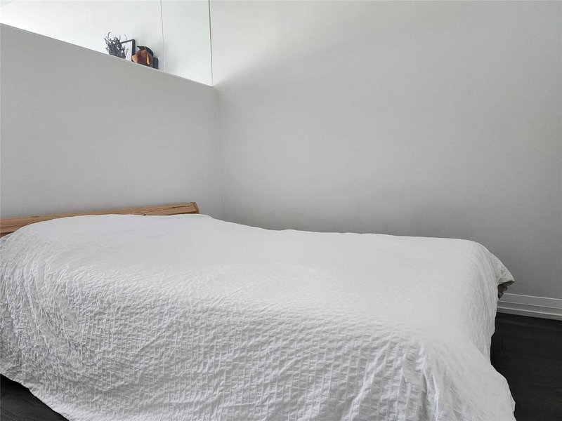 1406 - 101 Erskine Ave, Toronto, M4P1Y5 | Image 2