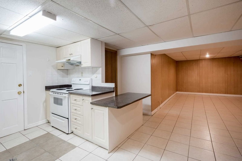 Lower - 56 Niantic Cres, Toronto, M3A2H7 | Image 2
