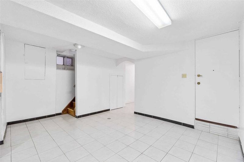 Bsmt - 72 Montrose Ave, Toronto, M6J2T7 | Image 2