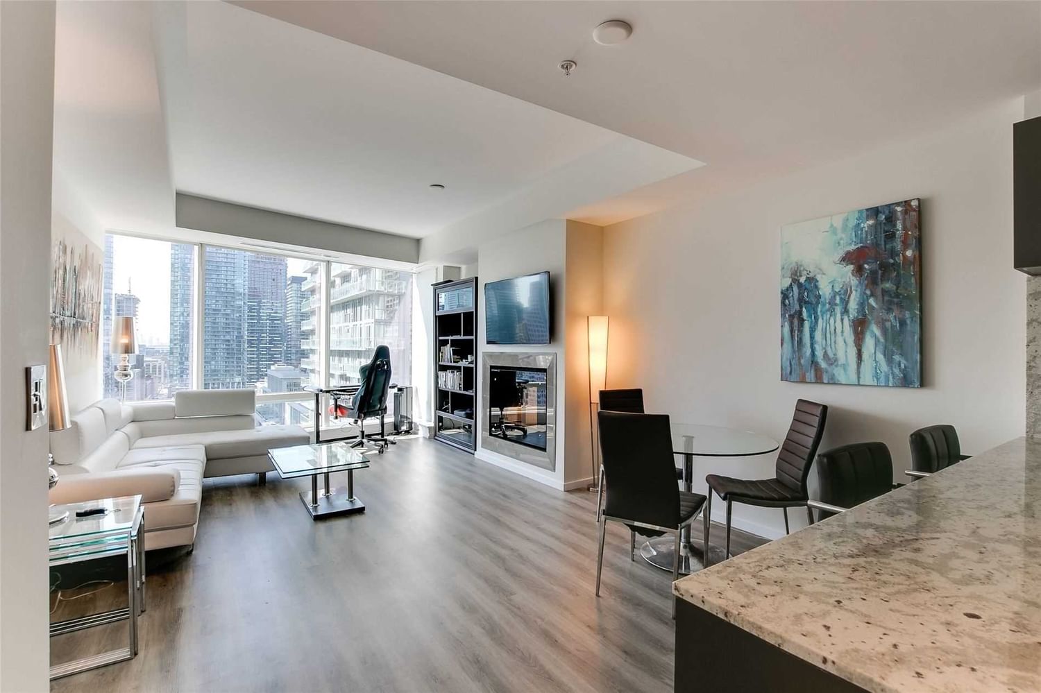 Condo leased at 2002-180 University Avenue, Toronto, Bay Street Corridor, M5H0A2 - MLS: C5797201