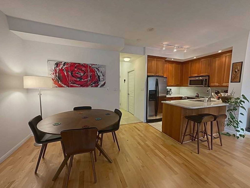 426 - 900 Mount Pleasant Rd, Toronto, M4P3J9 | Image 2