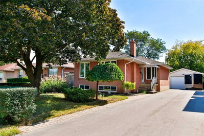 Detached House sold at 197 Goulding Avenue, Toronto, Ontario, M2R2P3 - Newtonbrook West - MLS: C5811507