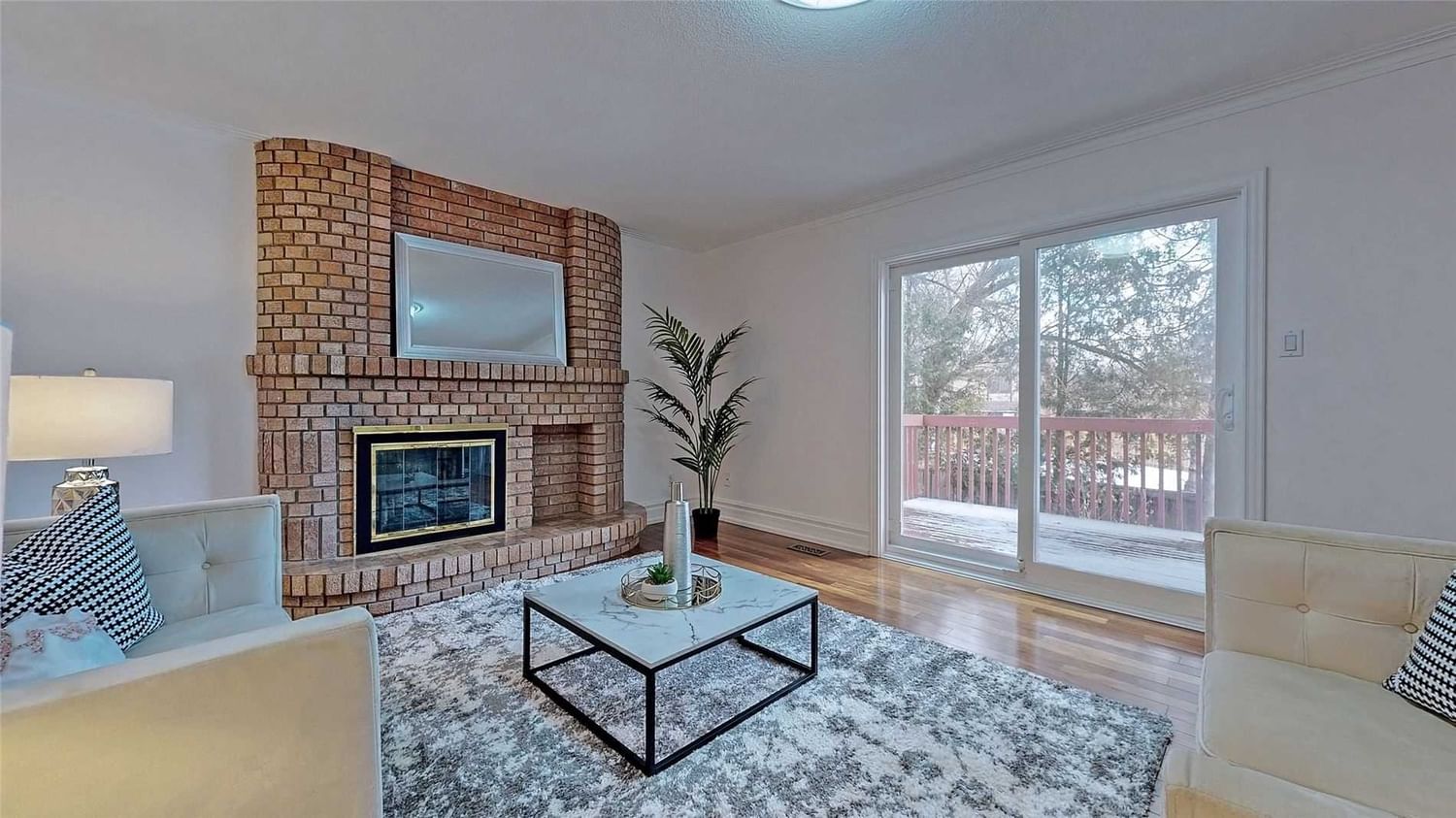 Listing Image 7