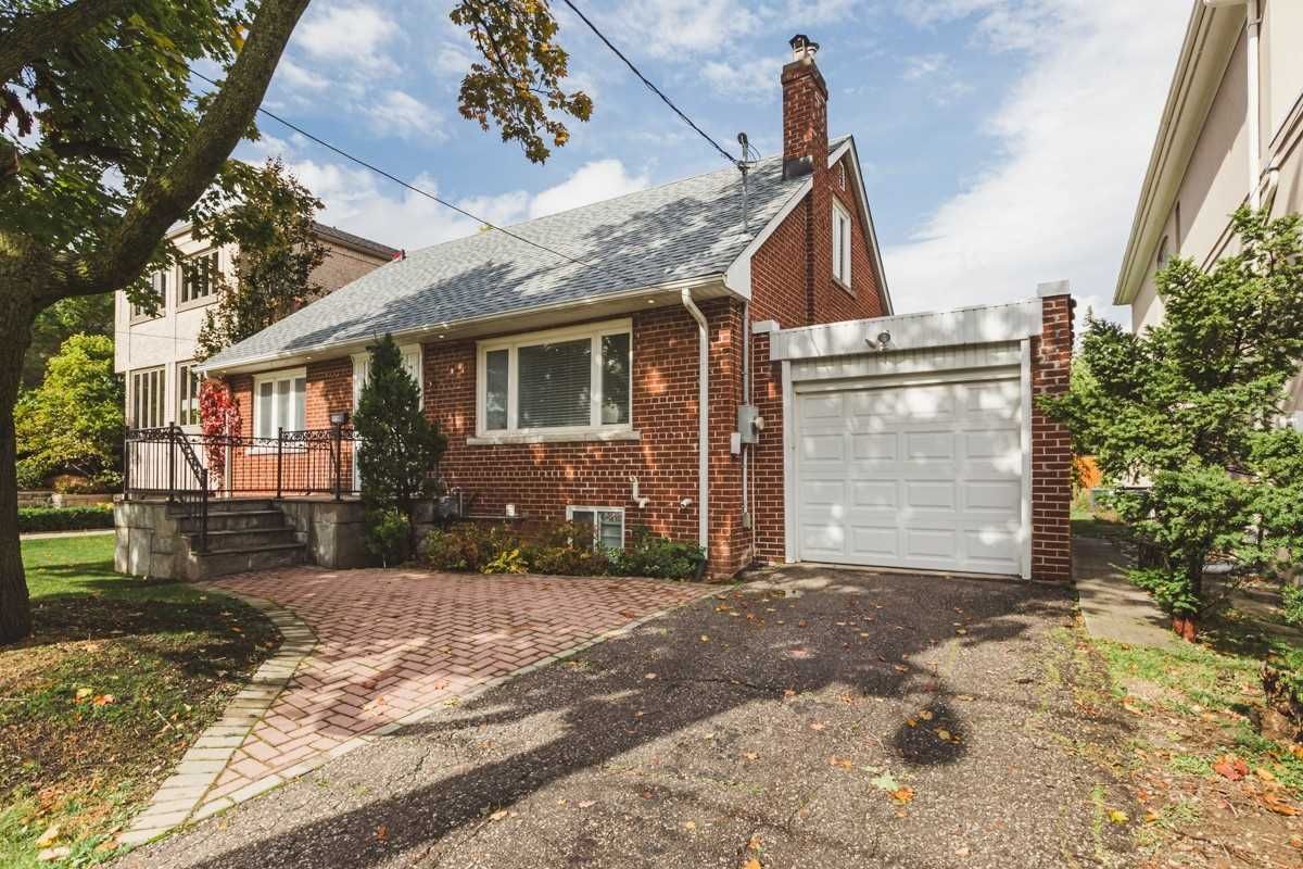 Detached House leased at 114 Hillmount Avenue, Toronto, Englemount-Lawrence, M6B 1X8 - MLS: C5812876