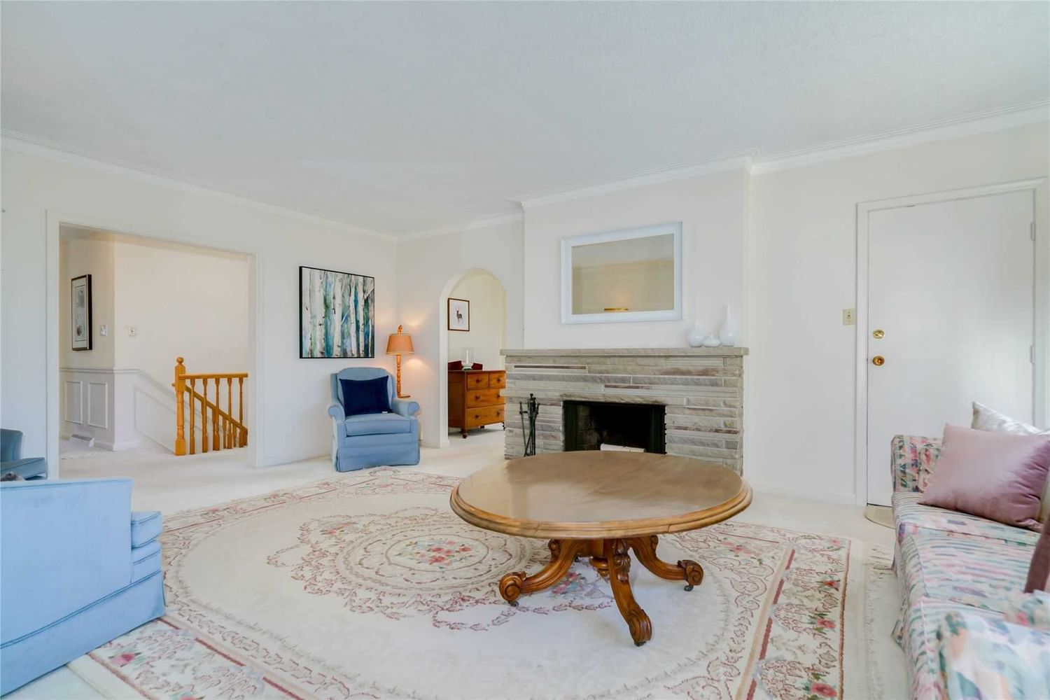 Listing Image 4