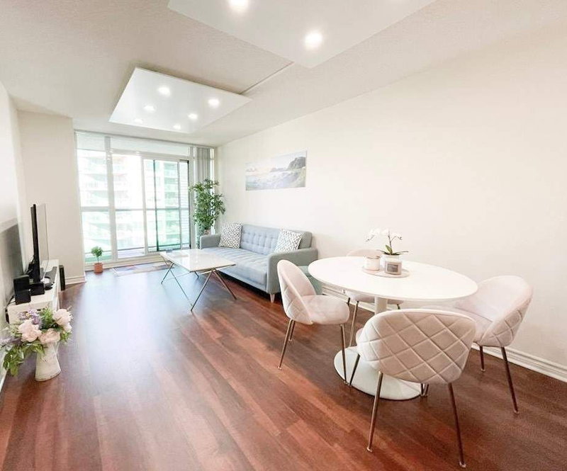 3703 - 19 Grand Trunk Cres, Toronto, M5J 3A3 | Image 2