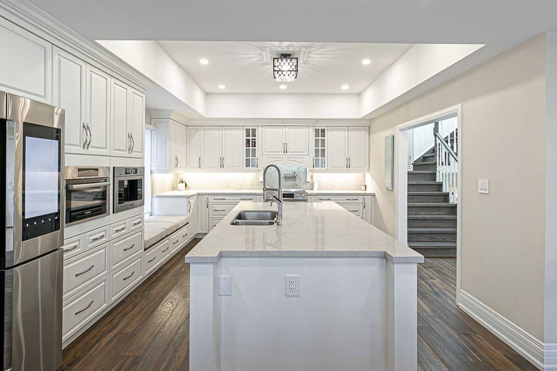 27 Denlow Blvd, Toronto, M3B1P5 | Image 3