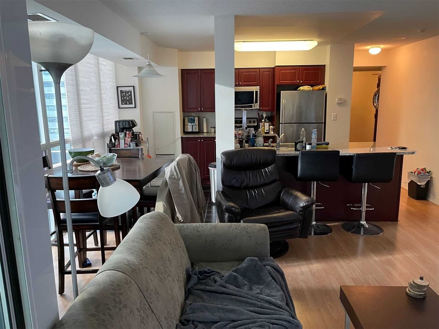 Listing Image 7