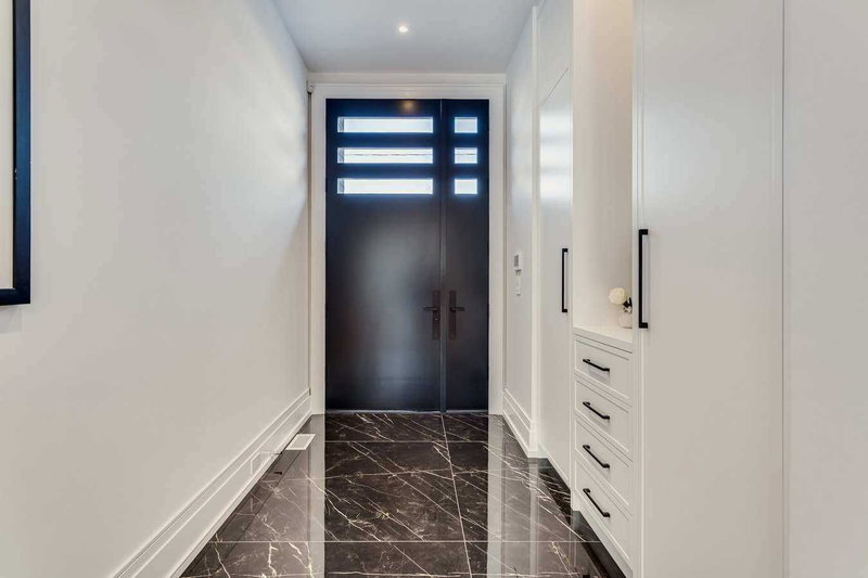 71 Yorkview Dr, Toronto, M2R1J7 | Image 3