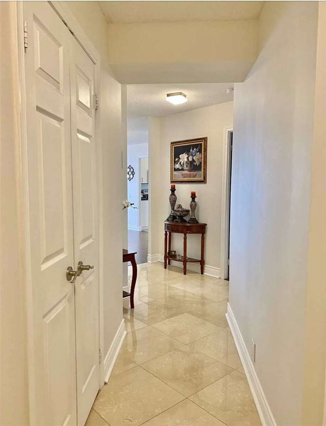 1222 - 80 Harrison Garden Boulevard