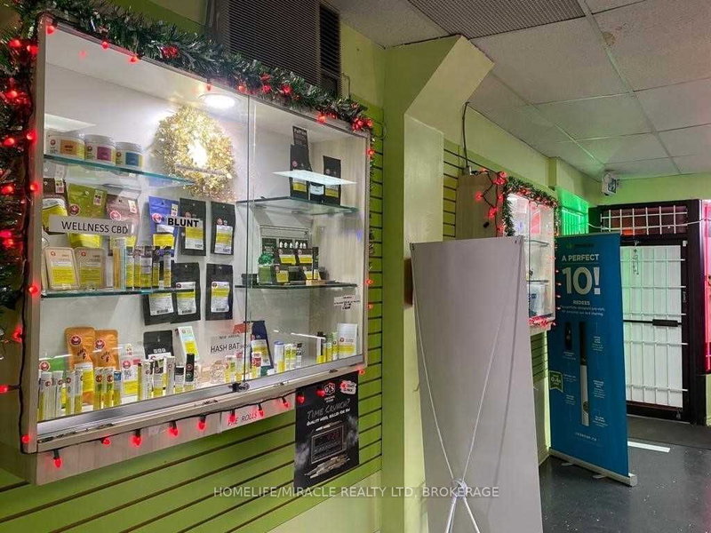871 Dundas St, Toronto, M6J 1V6 | Image 2