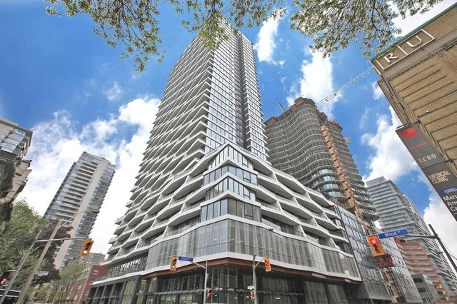 712 - 85 Wood Street