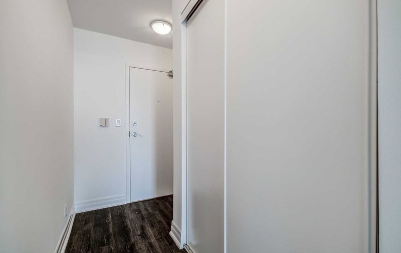 2703 - 397 Front St W, Toronto, M5V3S1 | Image 3