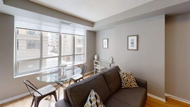 204 - 140 Simcoe Street