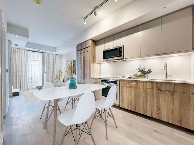 206 - 840 St. Clair Avenue
