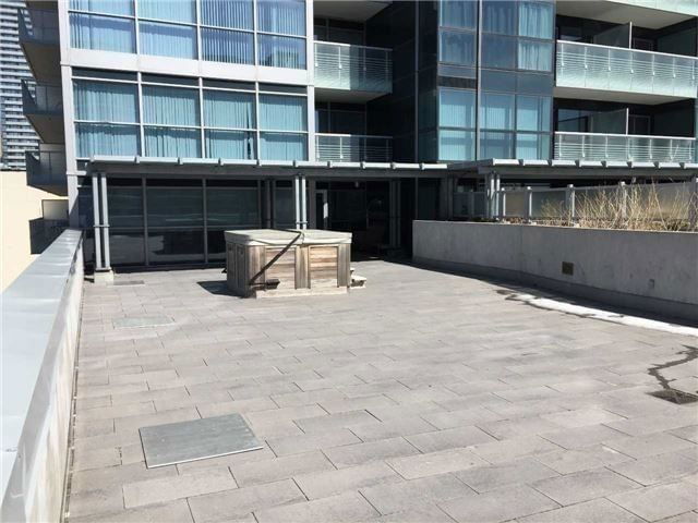 1410 - 386 Yonge Street