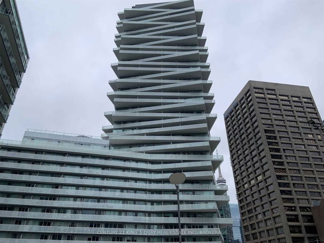 913 - 15 Queens Quay