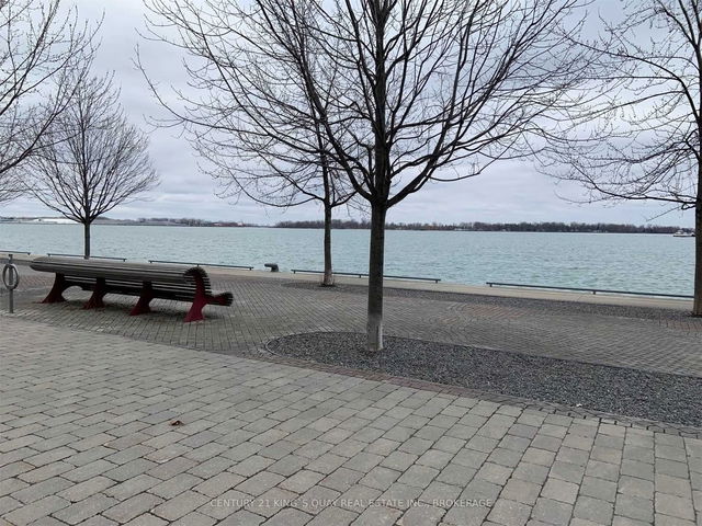 913 - 15 Queens Quay