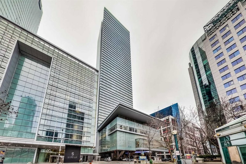 3905 - 183 Wellington St W, Toronto, M5V 0A1 | Image 2