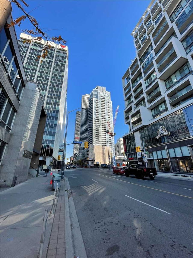 705 - 2181 Yonge Street