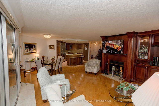 512 - 401 Queens Quay