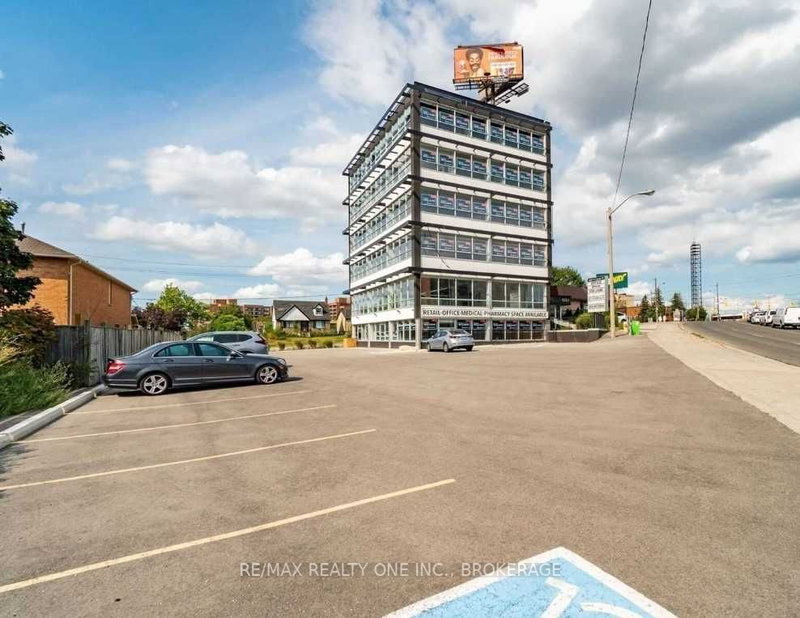 Ll & 1 - 1880 O'connor Dr, Toronto, M4A 1W9 | Image 2