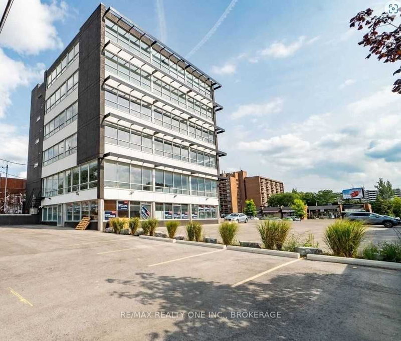 Ll & 1 - 1880 O'connor Dr, Toronto, M4A 1W9 | Image 3