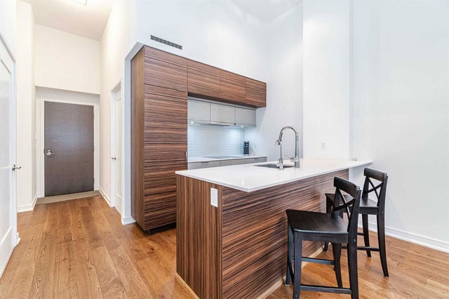 409 - 88 Scott Street
