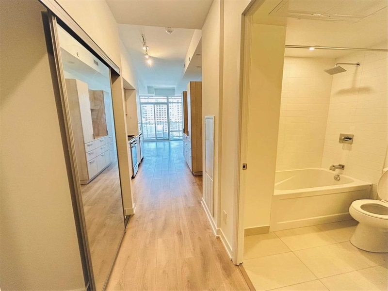 705 - 18 Maitland Terr, Toronto, M4Y 0H2 | Image 3