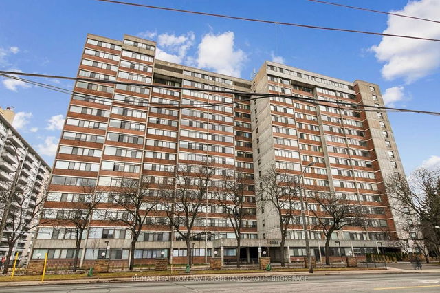 707 - 3000 Bathurst Street