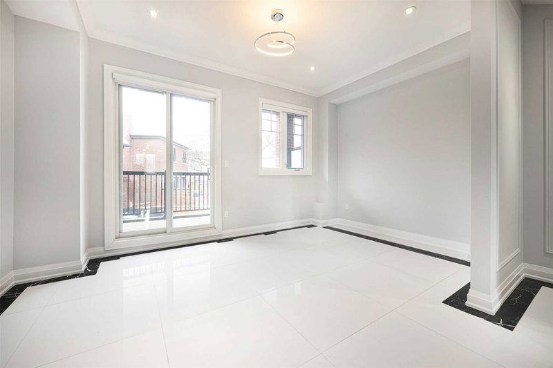 230 Mcrae Dr, Toronto, M4G 1T5 | Image 3