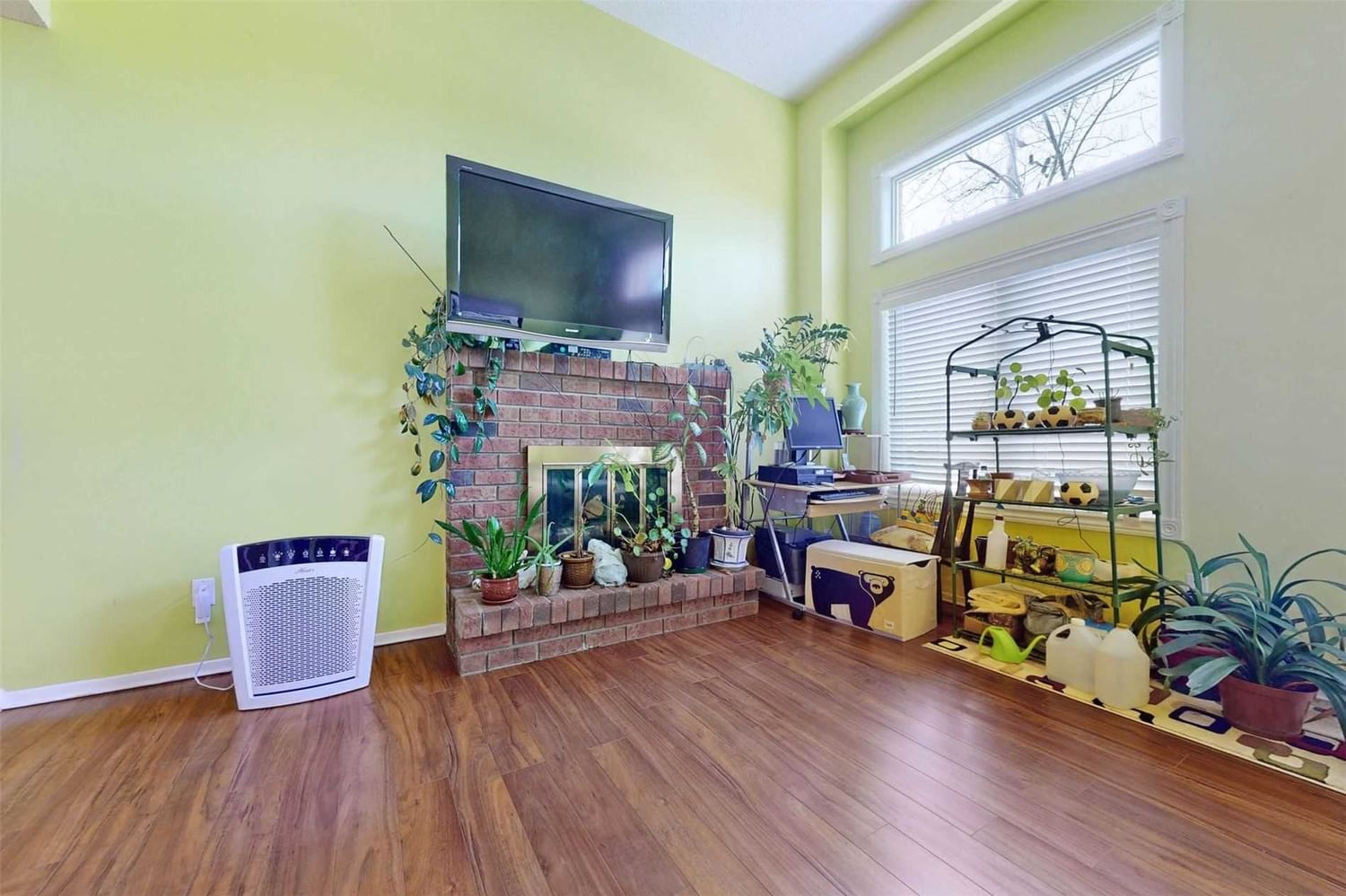 Listing Image 3