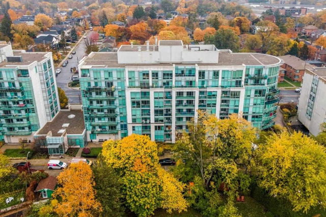 213 - 3830 Bathurst Street