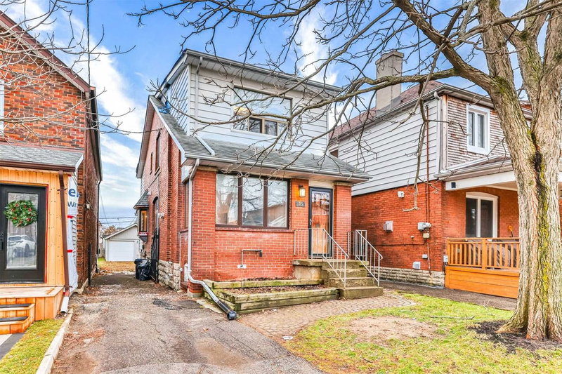 15 Holland Park Ave, Toronto, M6C1M2 | Image 2